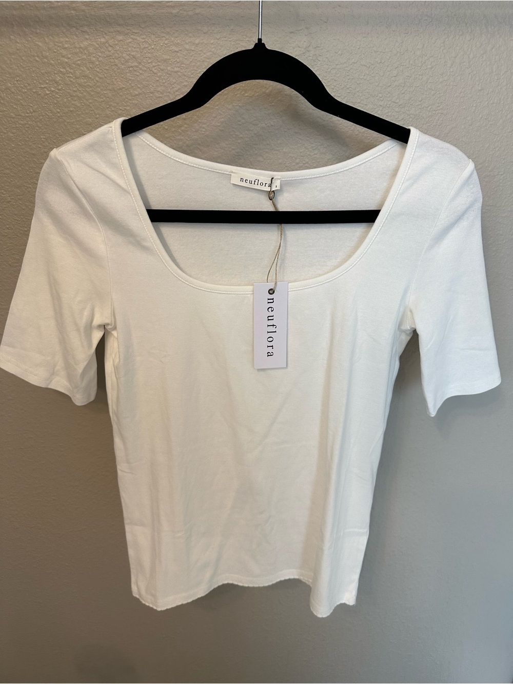 NWT - Neuflora Boise tee